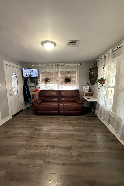 Parlor before furniture replacement